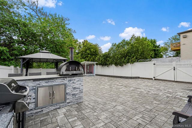 28 Weiner Street, Staten Island, NY 10309