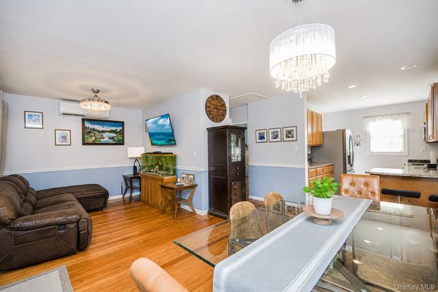 28 Weiner Street, Staten Island, NY 10309