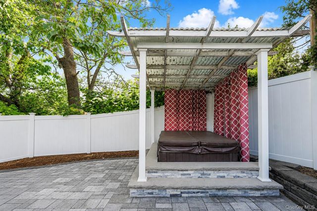 28 Weiner Street, Staten Island, NY 10309
