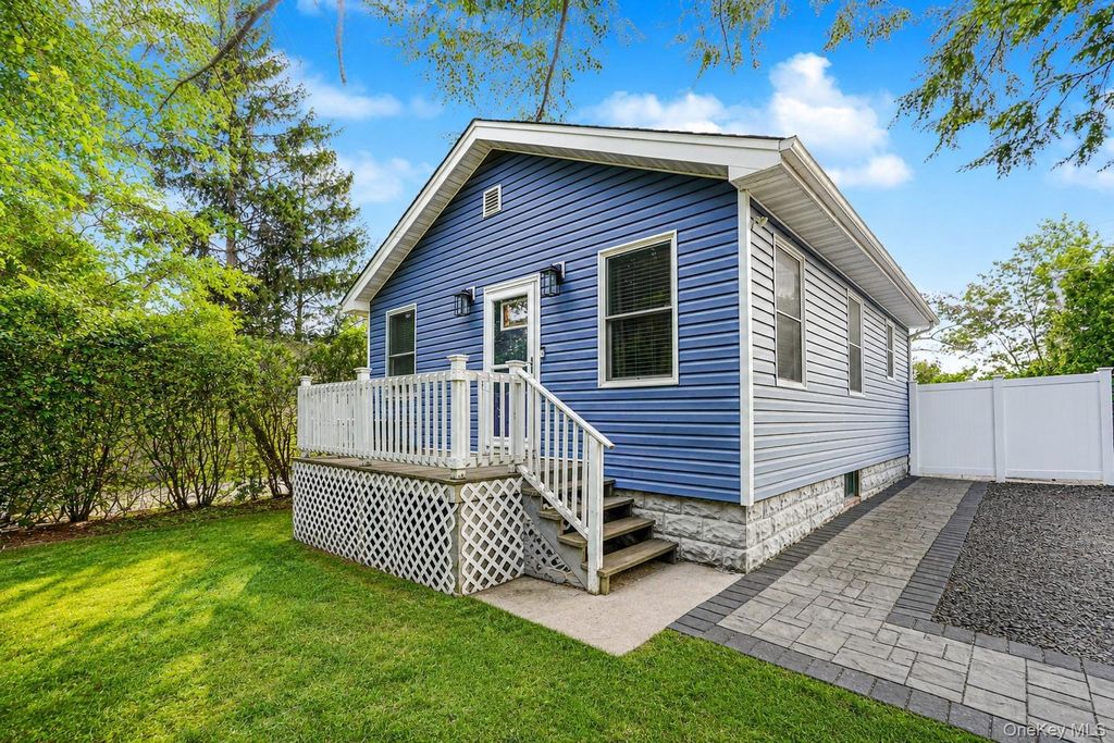 28 Weiner Street, Staten Island, NY 10309