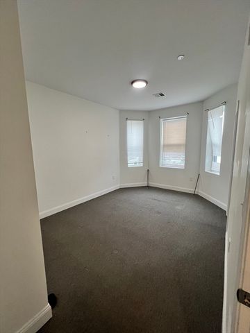 123 Intervale St 1, Boston, MA 02121