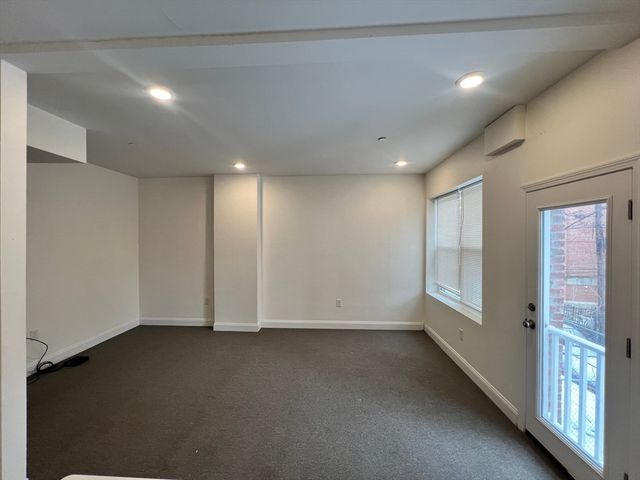 123 Intervale St 1, Boston, MA 02121