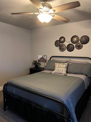 6808 NW Willow Springs Dr, Lawton, OK 73505