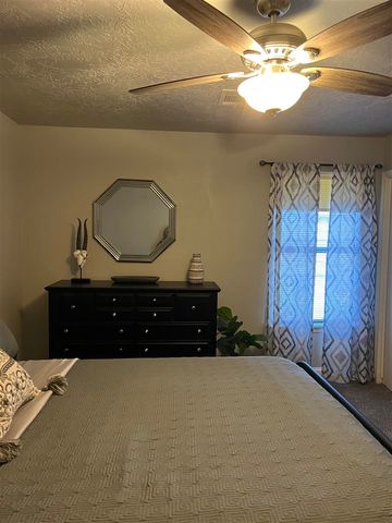 6808 NW Willow Springs Dr, Lawton, OK 73505