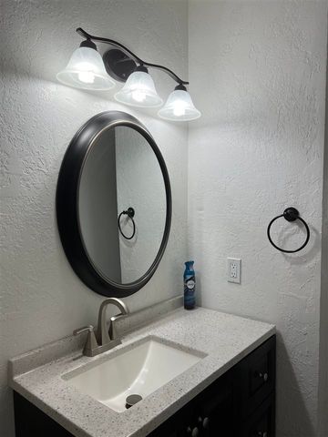 6808 NW Willow Springs Dr, Lawton, OK 73505