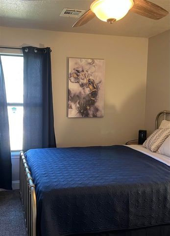 6808 NW Willow Springs Dr, Lawton, OK 73505