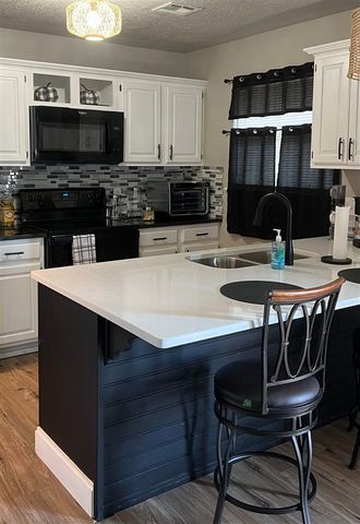 6808 NW Willow Springs Dr, Lawton, OK 73505