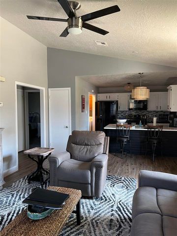 6808 NW Willow Springs Dr, Lawton, OK 73505