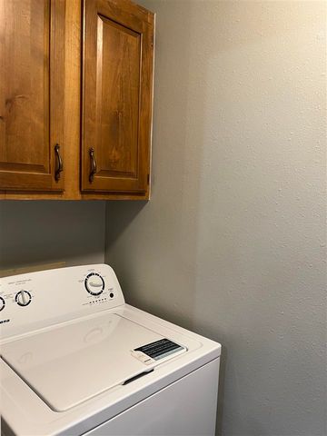 6808 NW Willow Springs Dr, Lawton, OK 73505