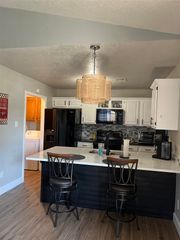 6808 NW Willow Springs Dr, Lawton, OK 73505