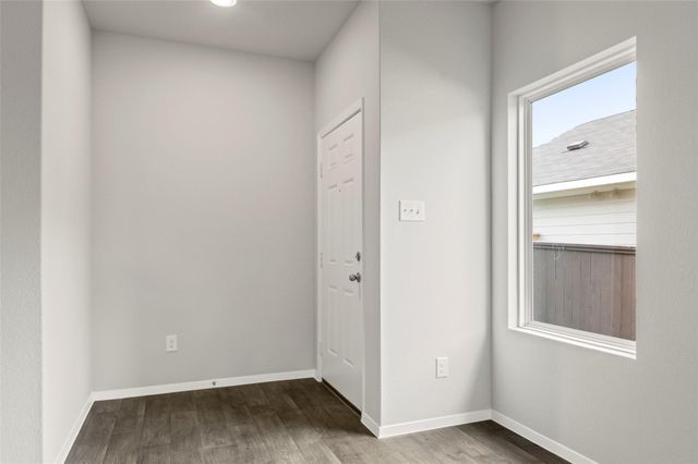 5528 Lomasso DR, Austin, TX 78747
