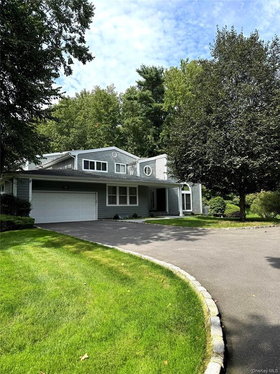 20 Tiffany Circle 20, Manhasset, NY 11030 — exterior