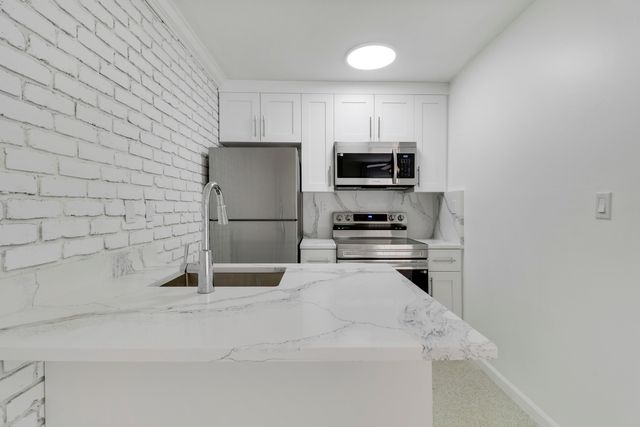 704 Omar Road 6, West Palm Beach, FL 33405