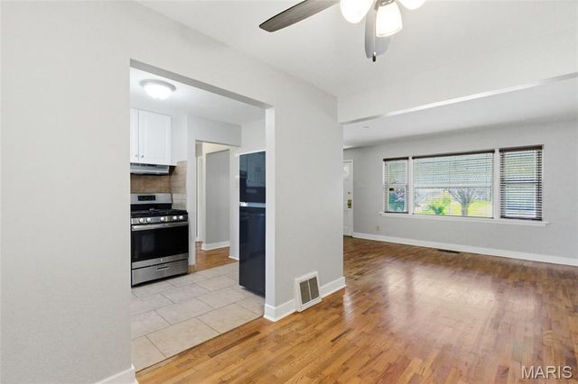 1550 Grant Road, Webster Groves, MO 63119