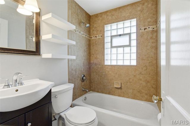 1550 Grant Road, Webster Groves, MO 63119