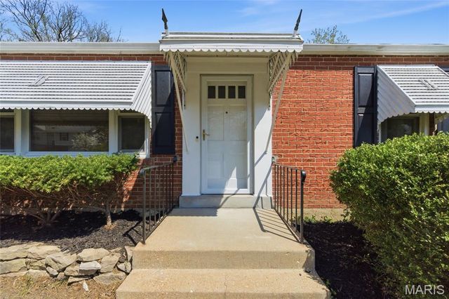 1550 Grant Road, Webster Groves, MO 63119