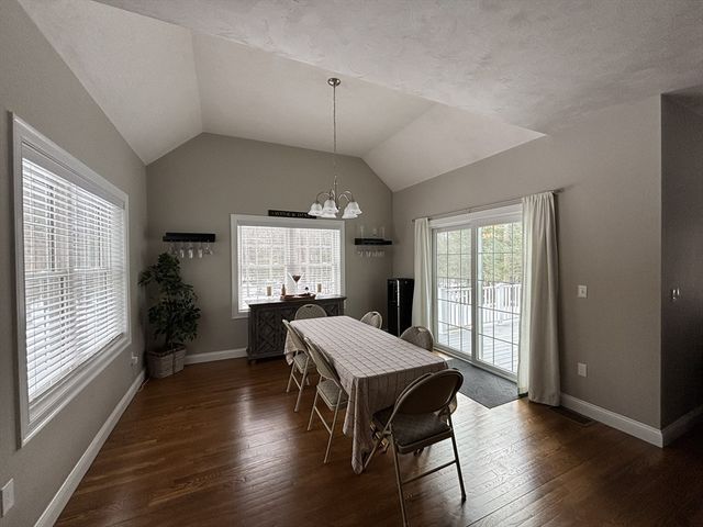 2 Everett Dr, Pepperell, MA 01463