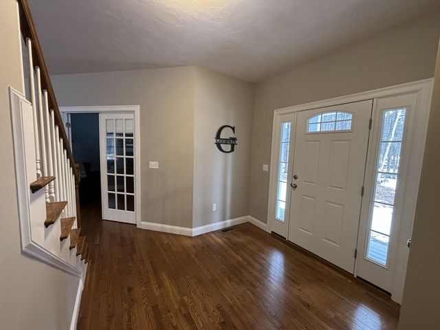 2 Everett Dr, Pepperell, MA 01463