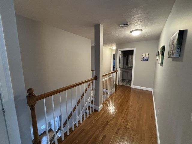 2 Everett Dr, Pepperell, MA 01463