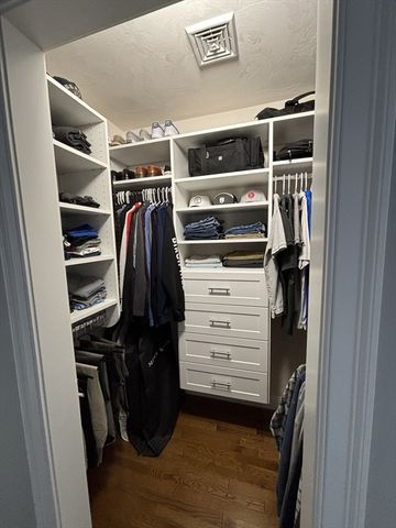 2 Everett Dr, Pepperell, MA 01463