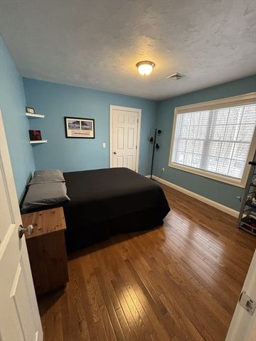 2 Everett Dr, Pepperell, MA 01463