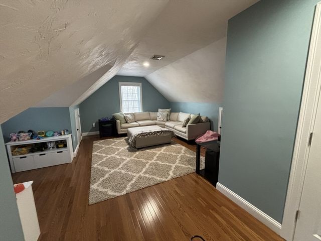 2 Everett Dr, Pepperell, MA 01463