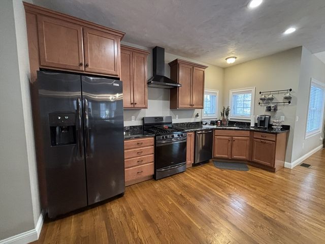 2 Everett Dr, Pepperell, MA 01463