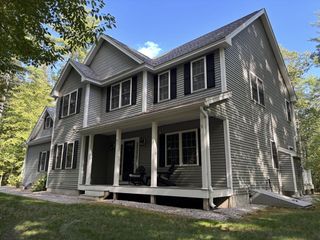 2 Everett Dr, Pepperell, MA 01463