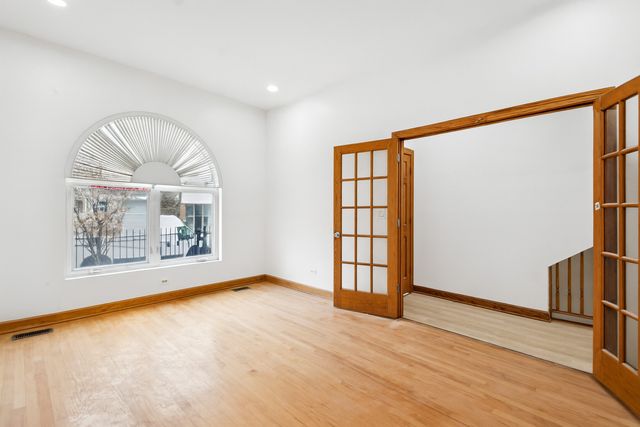 2336 W Taylor Street, Chicago, IL 60612