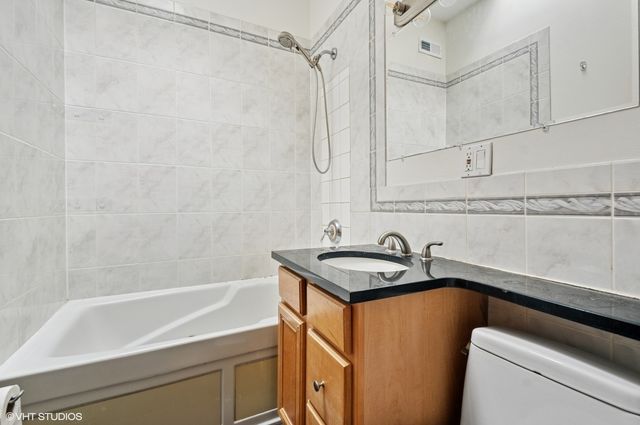 2336 W Taylor Street, Chicago, IL 60612