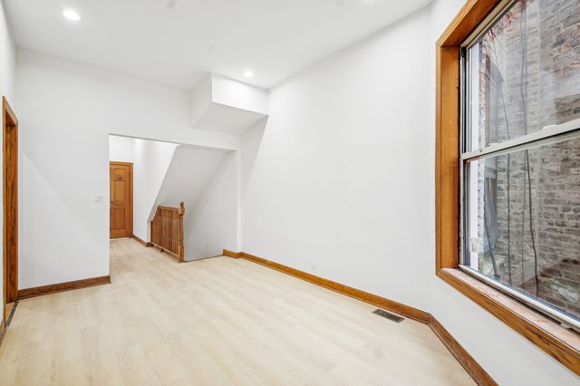 2336 W Taylor Street, Chicago, IL 60612