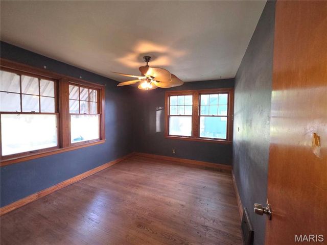 7 2nd Street, St Peters, MO 63376