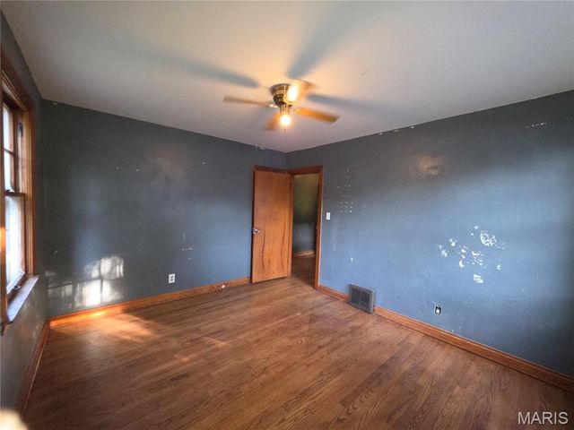 7 2nd Street, St Peters, MO 63376