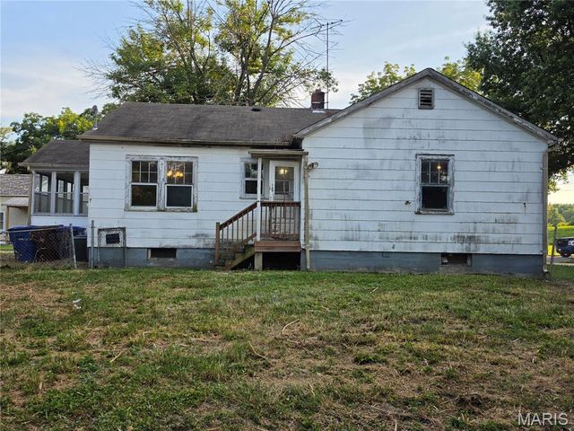 7 2nd Street, St Peters, MO 63376