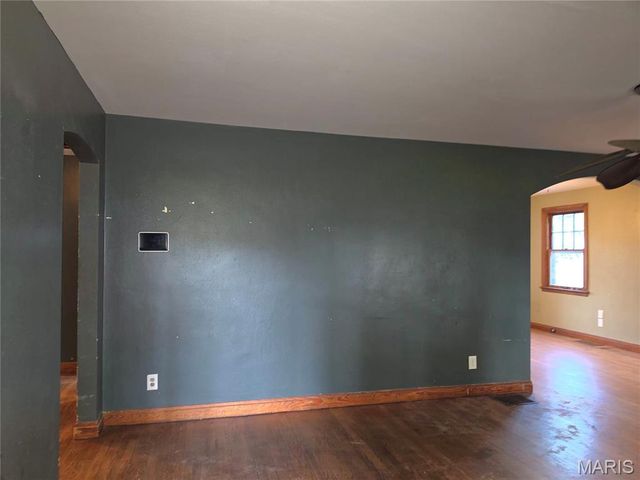 7 2nd Street, St Peters, MO 63376