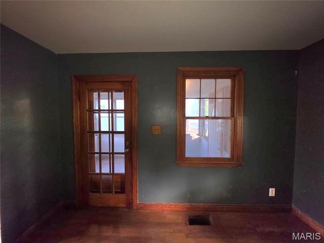 7 2nd Street, St Peters, MO 63376