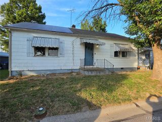 7 2nd Street, St Peters, MO 63376