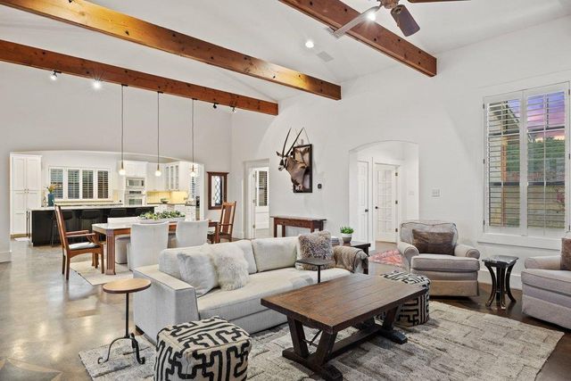 4401 Whirlwind CV, Spicewood, TX 78669
