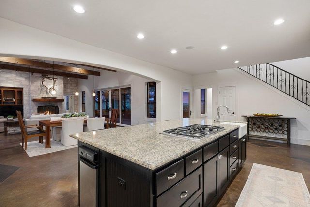4401 Whirlwind CV, Spicewood, TX 78669