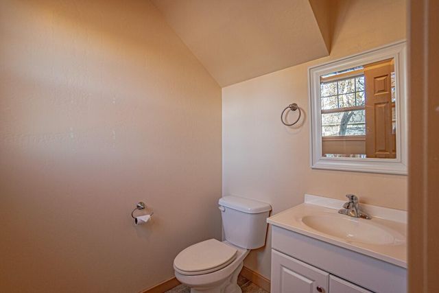 913 Bellview Avenue, Ashland, OR 97520