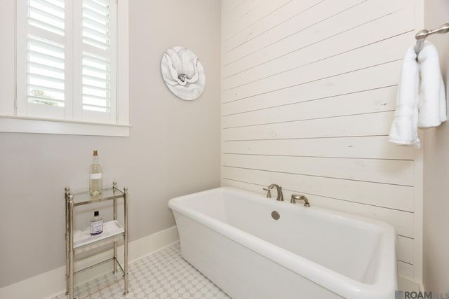 336 Sycamore Cir, Brusly, LA 70719
