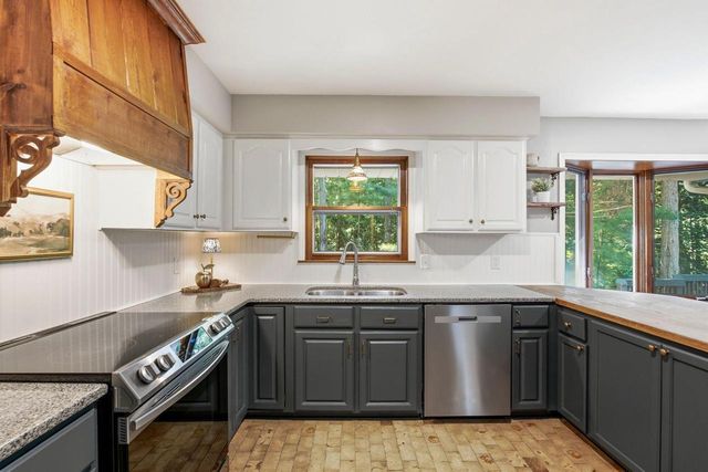 W342S4524 Moraine Hills DRIVE, Dousman, WI 53118
