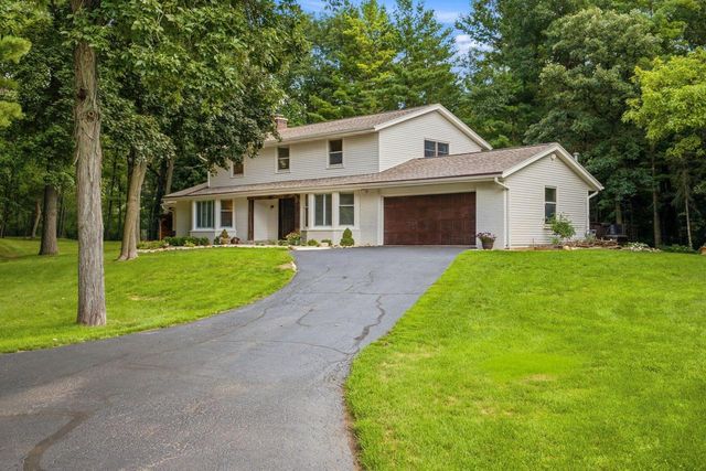 W342S4524 Moraine Hills DRIVE, Dousman, WI 53118