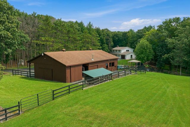 W342S4524 Moraine Hills DRIVE, Dousman, WI 53118