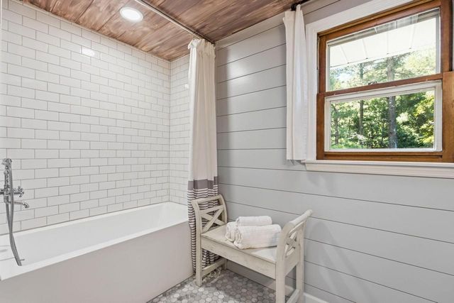 W342S4524 Moraine Hills DRIVE, Dousman, WI 53118