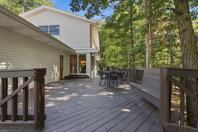 W342S4524 Moraine Hills DRIVE, Dousman, WI 53118