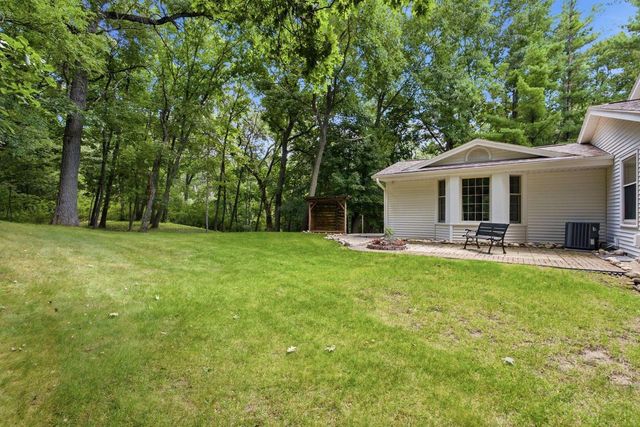 W342S4524 Moraine Hills DRIVE, Dousman, WI 53118