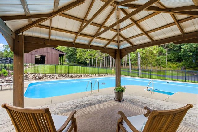 W342S4524 Moraine Hills DRIVE, Dousman, WI 53118
