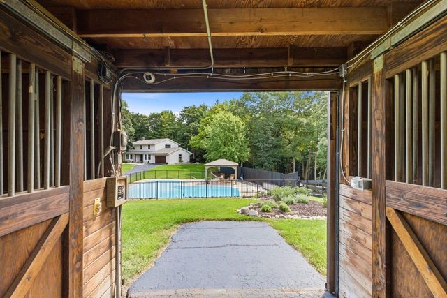 W342S4524 Moraine Hills DRIVE, Dousman, WI 53118