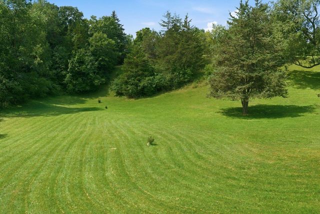 W342S4524 Moraine Hills DRIVE, Dousman, WI 53118